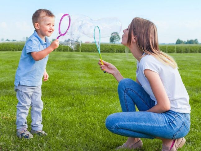Mullialus + vedelik – ideaalne seebimullikomplekt lastele ja pidudele – toote pilt