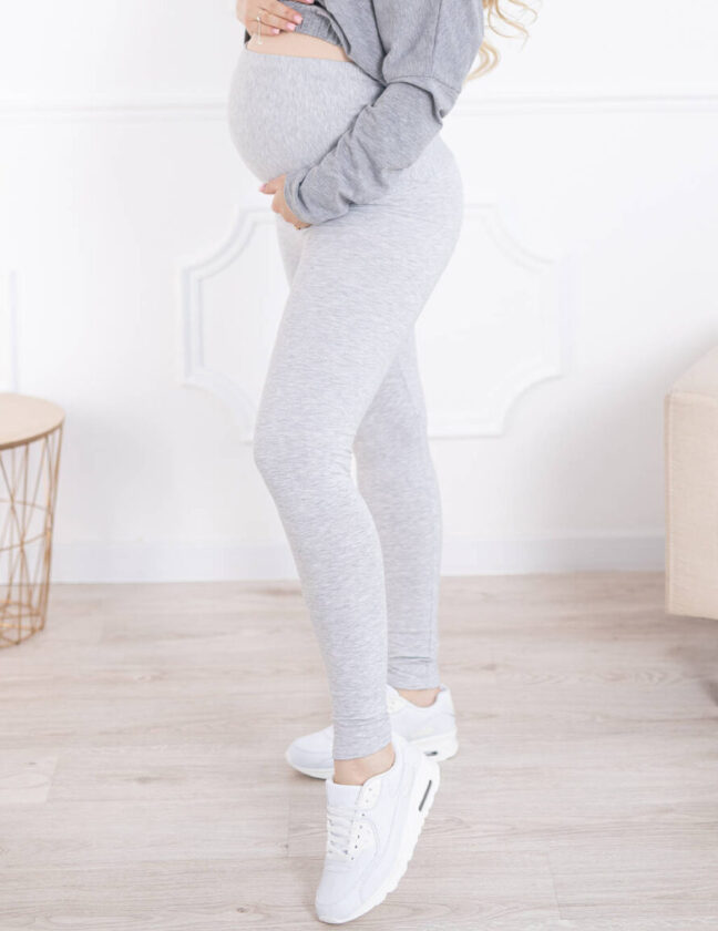 Retuusid lapseootel naisele