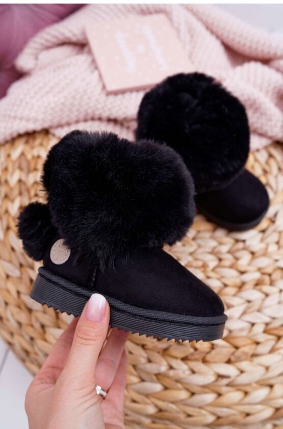 Mustad UGG-stiilis soojad saapad, pehme karvase voodriga ja vastupidava tallaga, ideaalsed külmadeks ilmadeks.