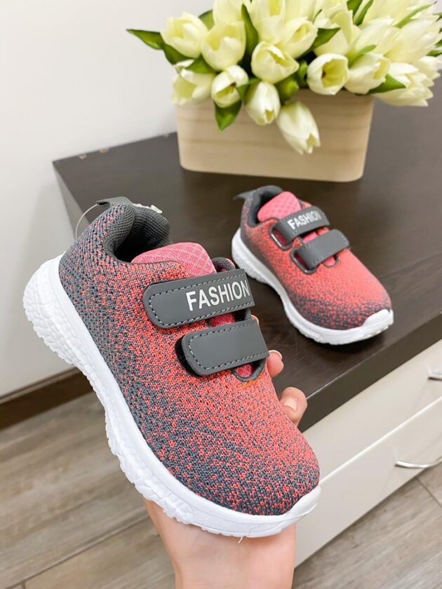 Roosad halliga fashion vabaaja jalanõud, kerged ja trendikad naiste või laste jalatsid igapäevaseks kandmiseks.
