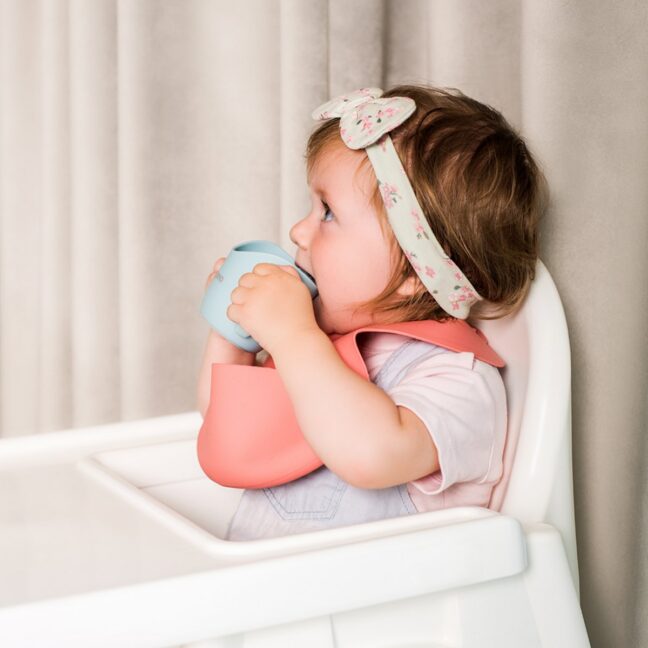 BabyOno ergonoomiline tilaga tass – ideaalne iseseisvaks joomiseks – toote pilt