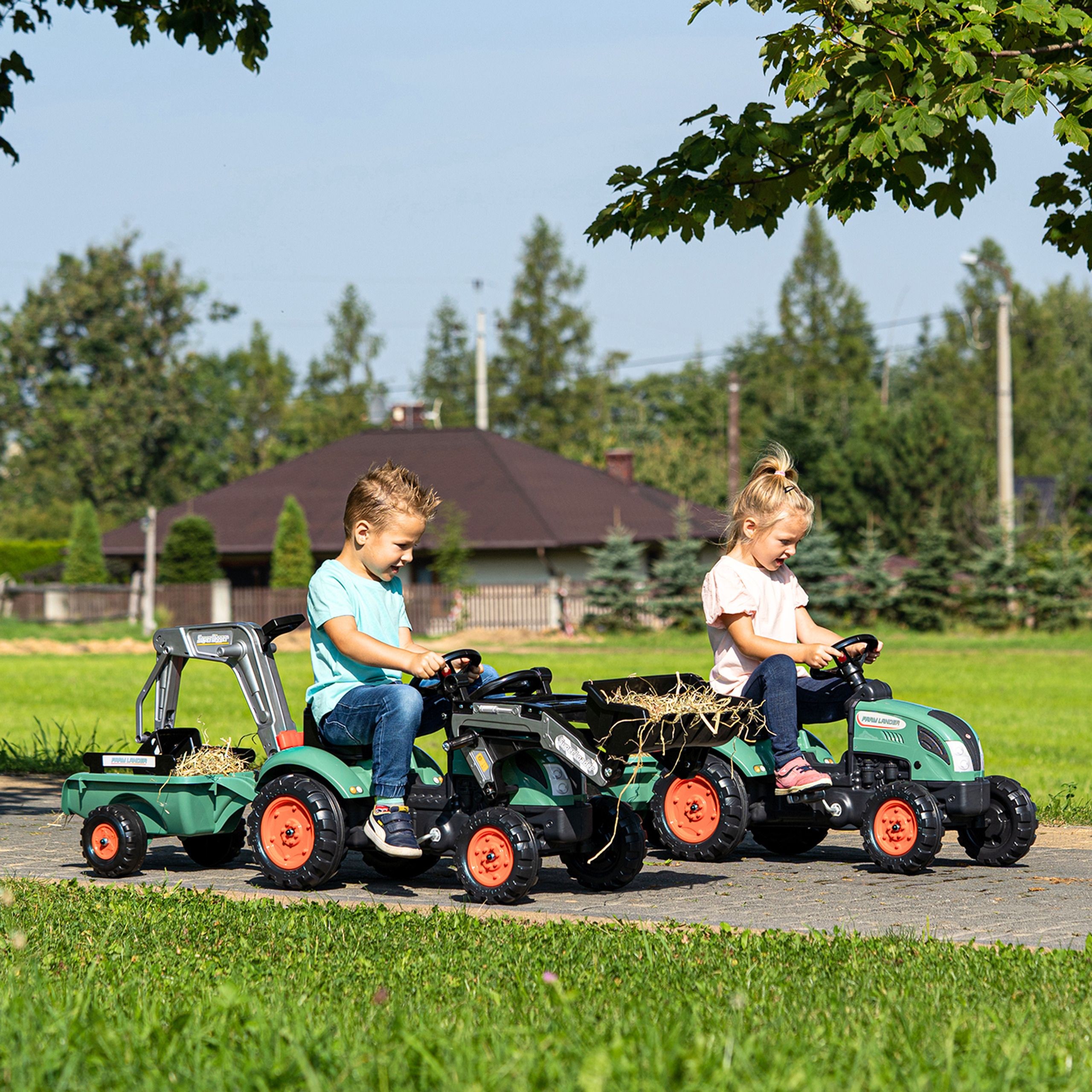 falk pedaalidega traktor haagisega – detailvaade