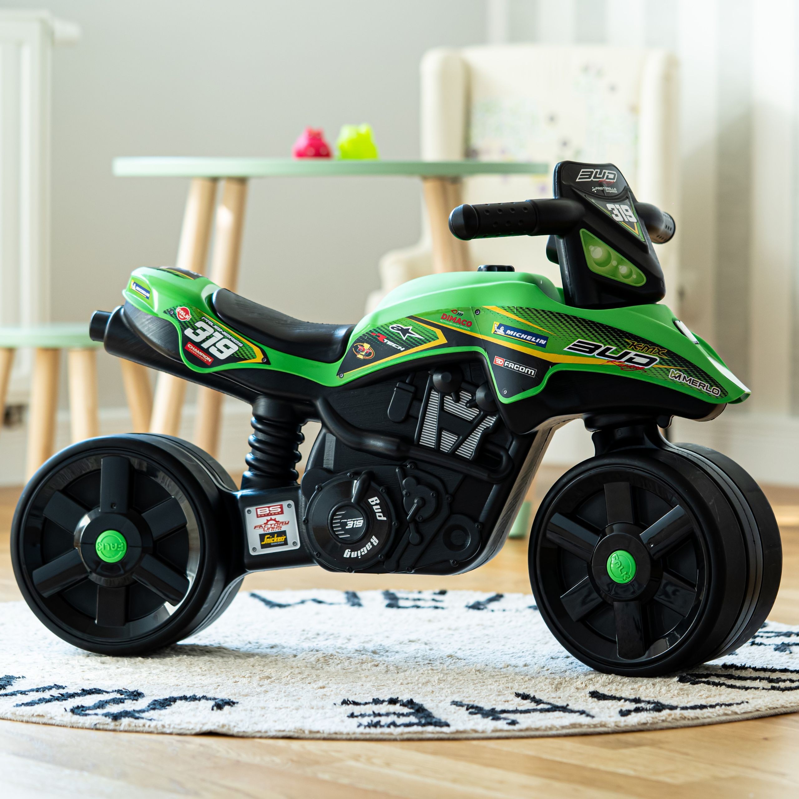 falk racing sõiduauto roheline – detailvaade