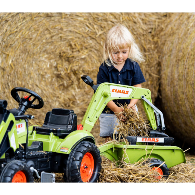 falk traktor haagisega claas – detailvaade