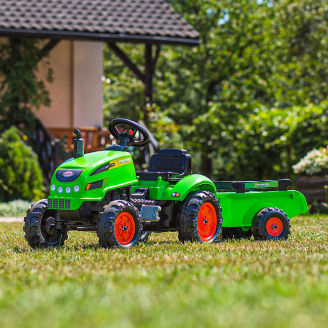 falk traktor roheline haagisega – detailvaade