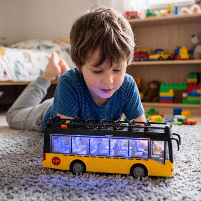 buss tulede avatavate ustega – detailvaade