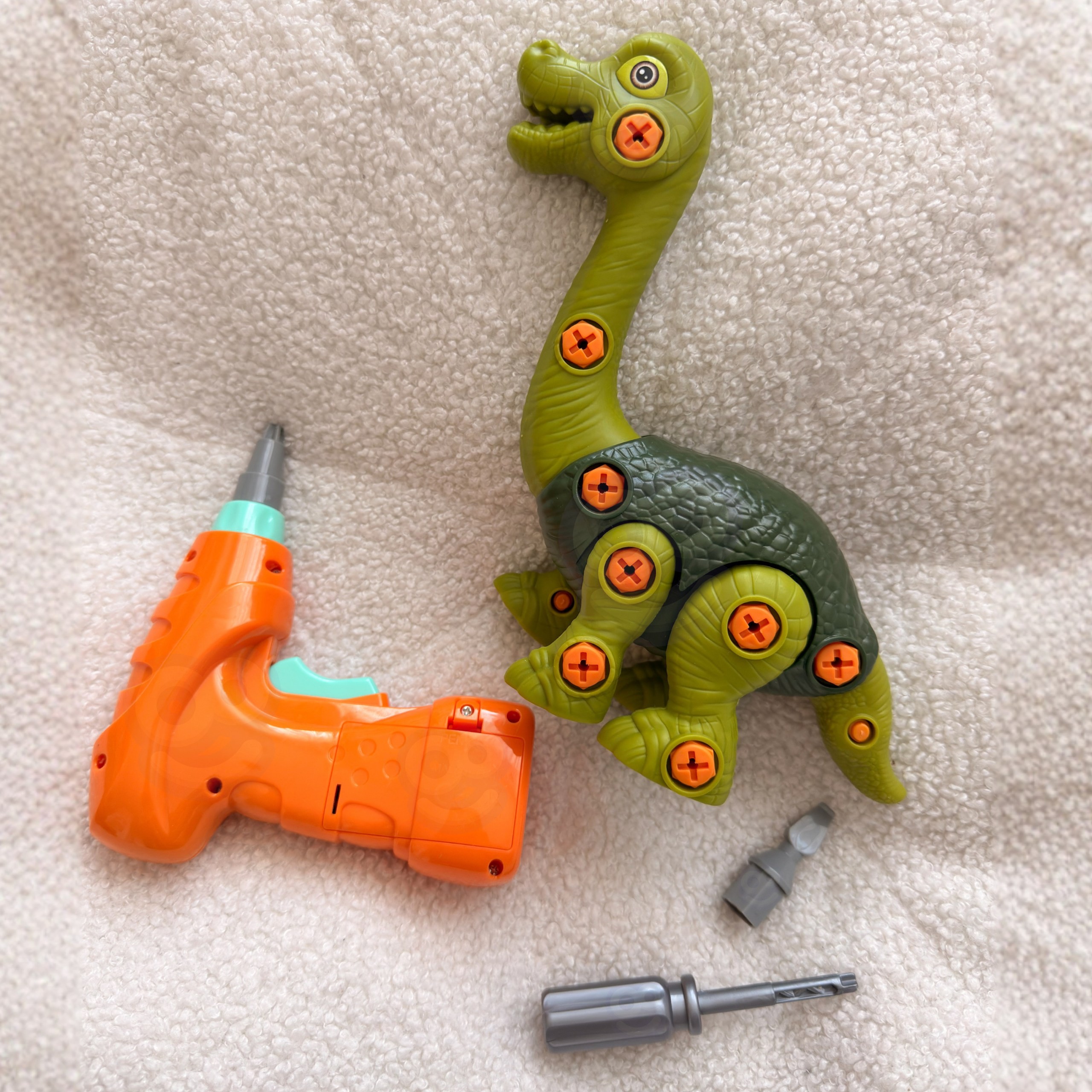dinosaurusedsaur kruvimise ehitus trell – detailvaade