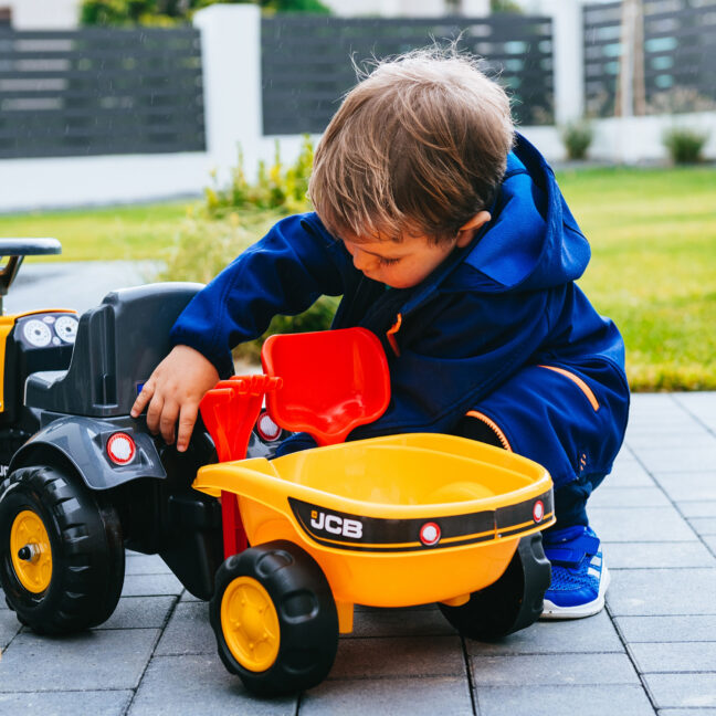 FALK JCB oranž tõukeauto haagise, labida ja rehaga – toote pilt 3