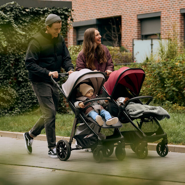 Kinderkraft GRANDE 2 jalutuskäru, must