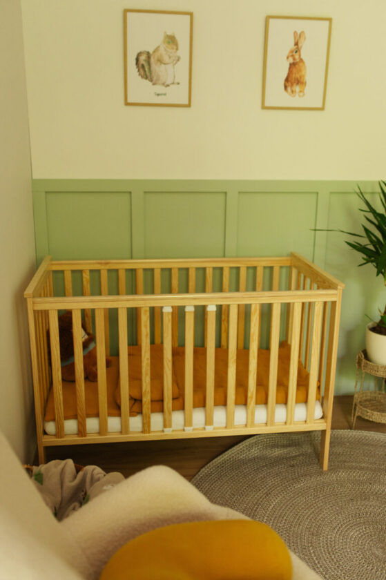 KLUPŚ beebivoodi z barierką IWON sosna 120x60 – detailvaade 2